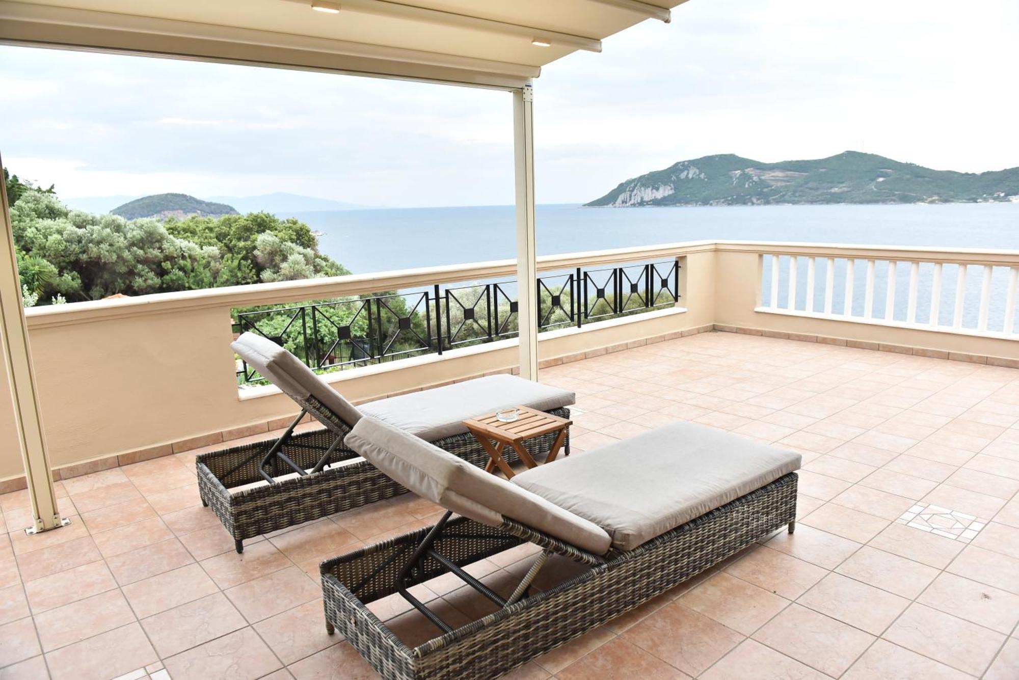 Palio Suites Palaiontsiflikion Exterior photo