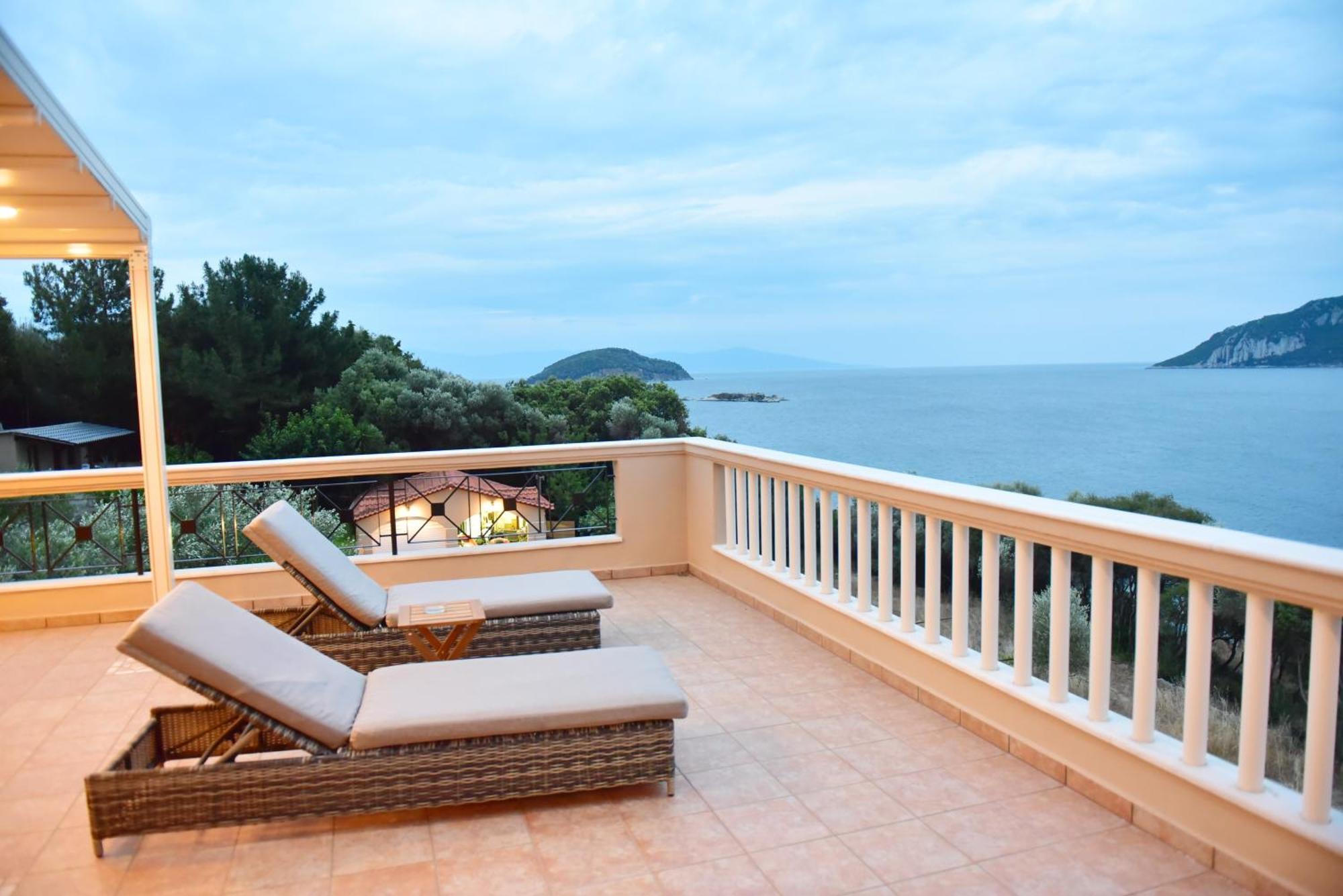 Palio Suites Palaiontsiflikion Exterior photo