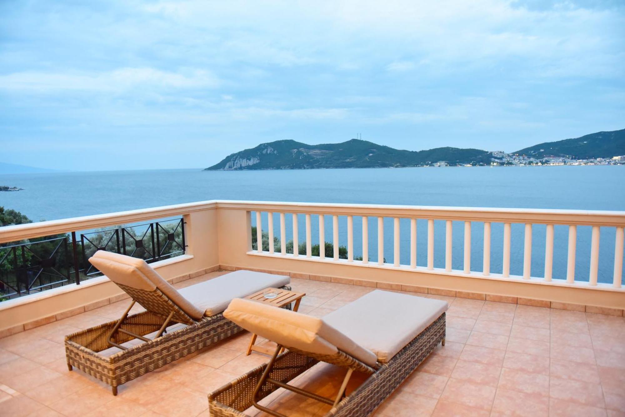 Palio Suites Palaiontsiflikion Exterior photo